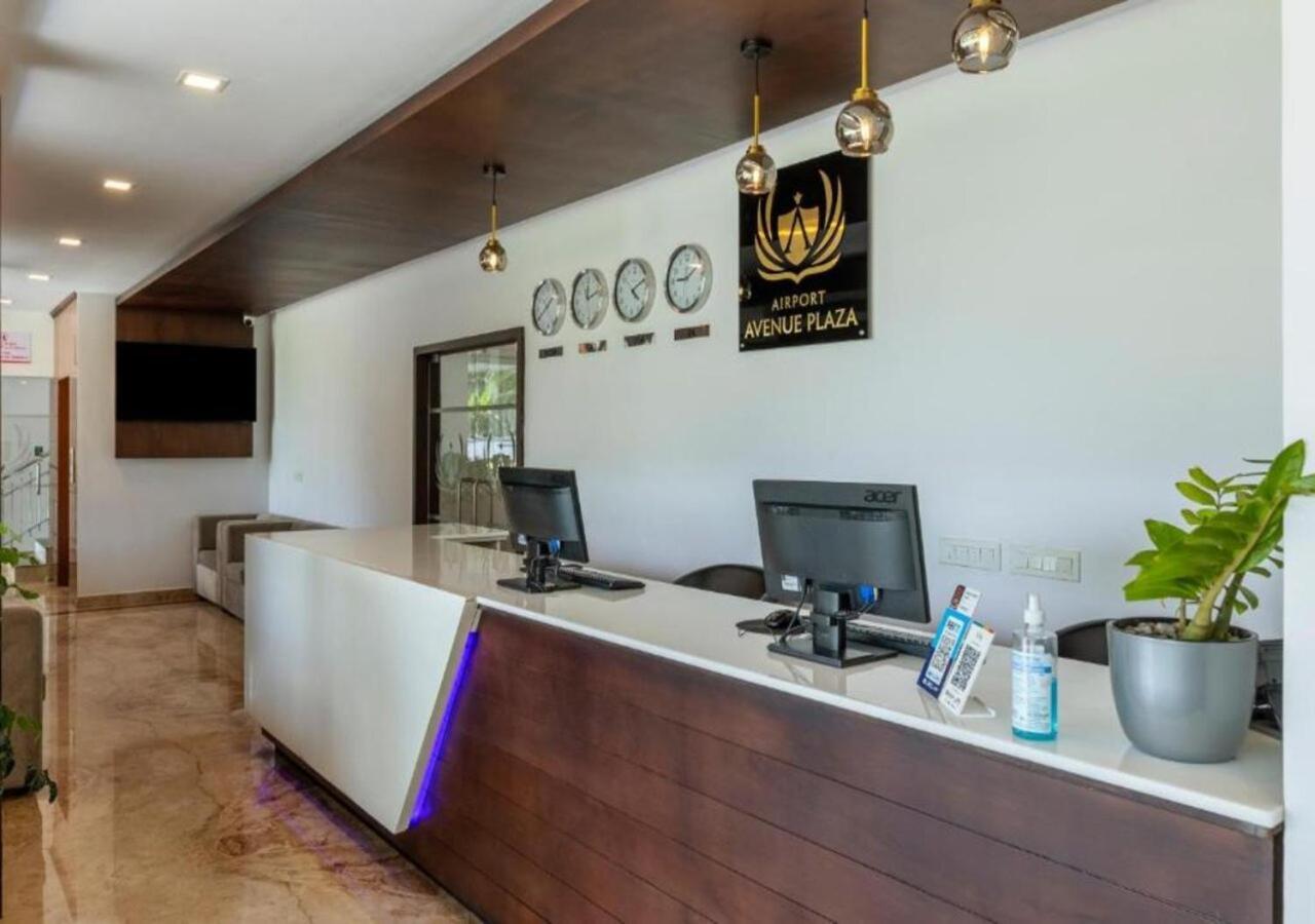 Airport Avenue Plaza Hotel Nedumbassery Exterior photo
